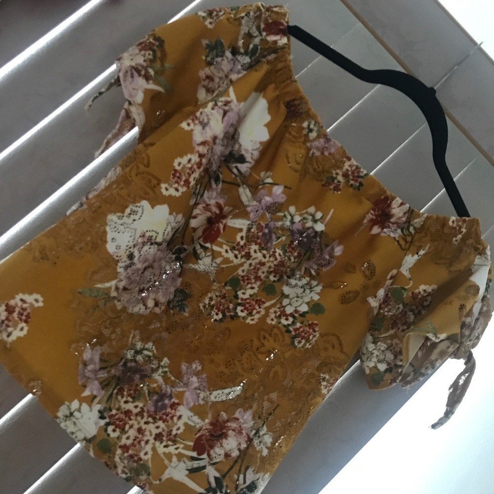 Rustic and floral Charlotte Russe top!